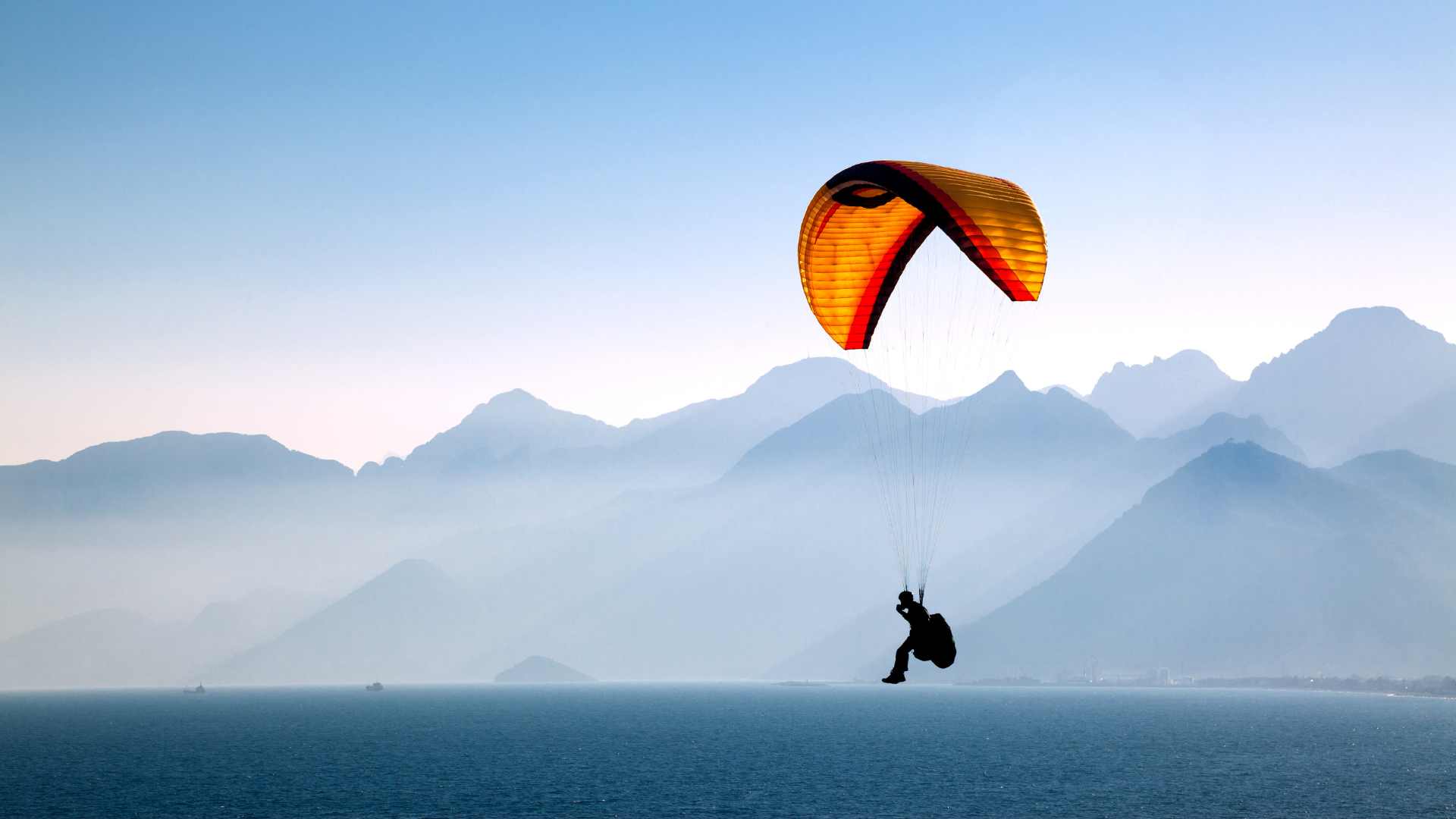 Parapente dans le ciel